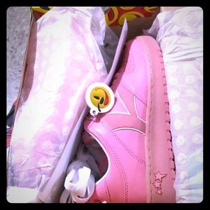 NIB Women’s Pink Lemonades Yum’s gym shoes sz 7.5